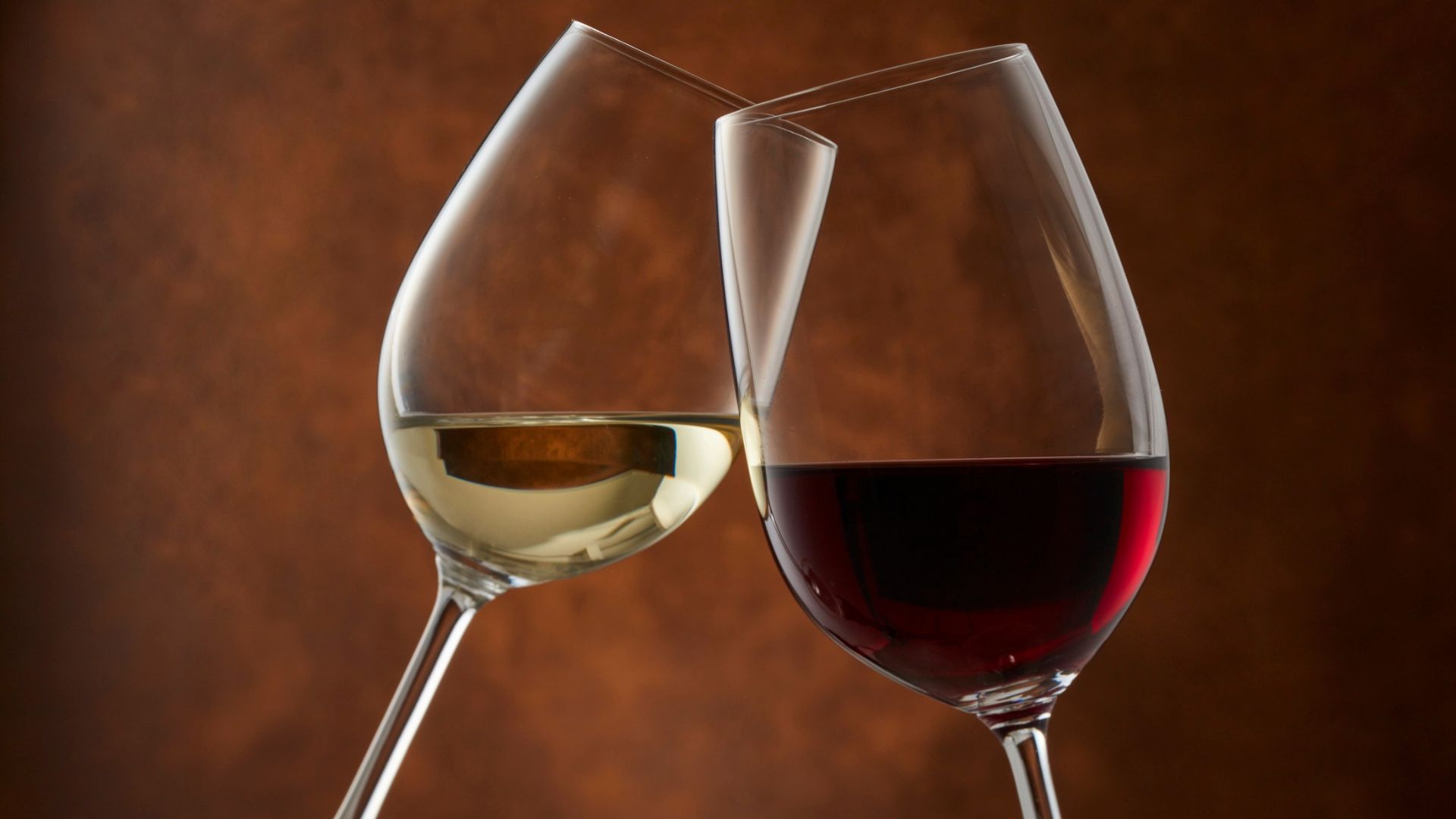 Uống rượu, đặc biệt khi bụng đói có thể gây hạ đường huyết