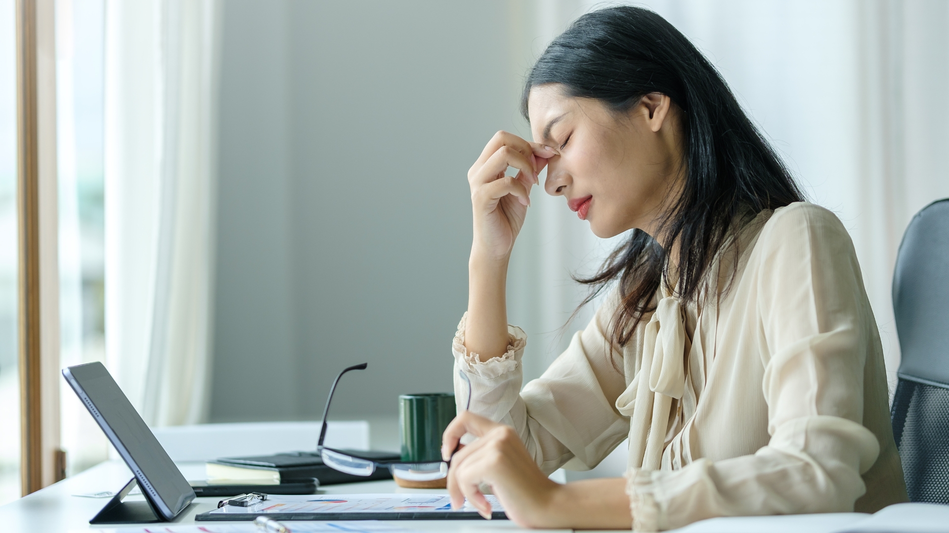 Stress kéo dài được cho là có liên quan đến nguy cơ khởi phát bệnh hắc võng mạc trung tâm thanh dịch