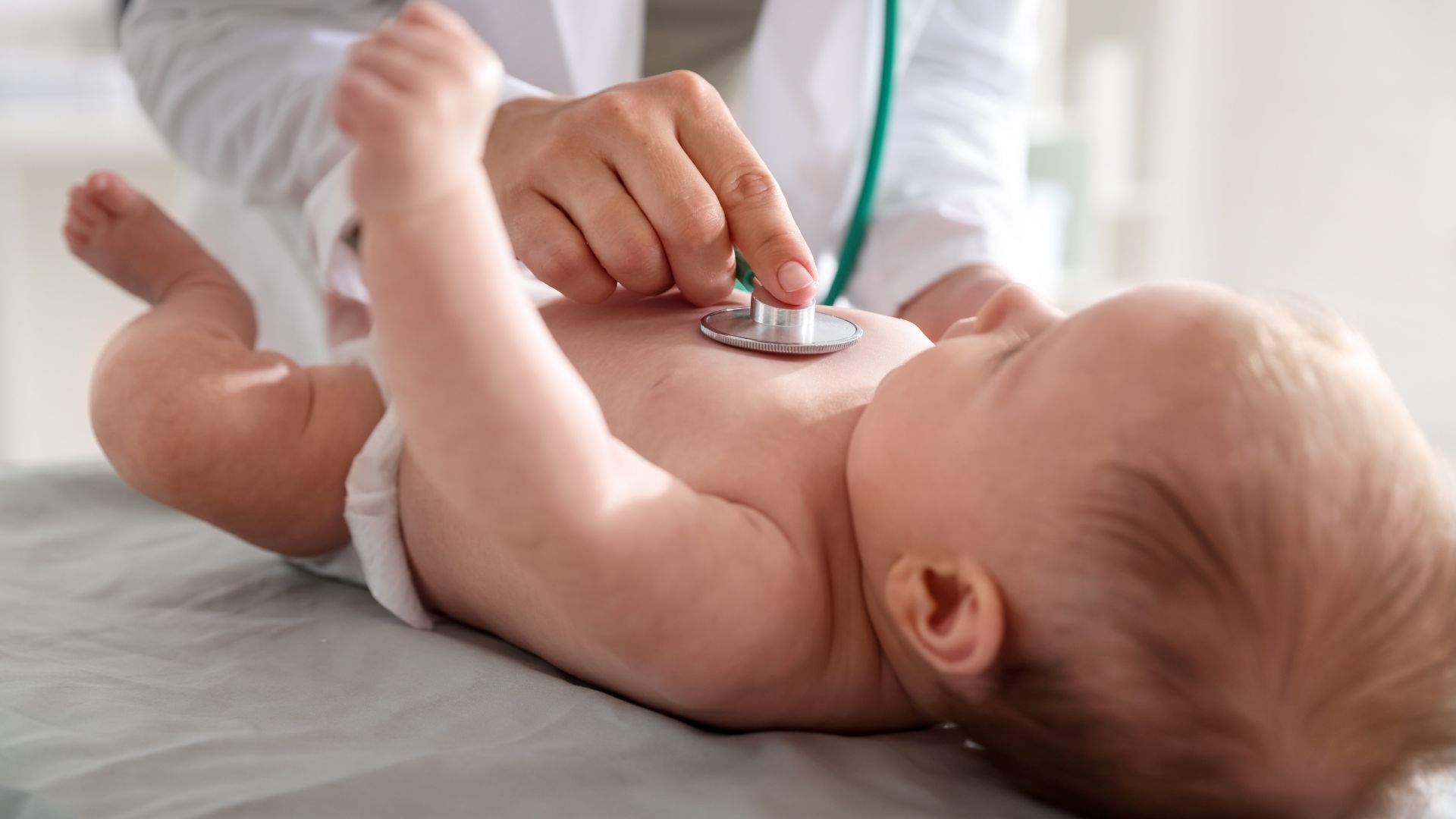 Trẻ có yếu tố dị ứng như viêm mũi dị ứng