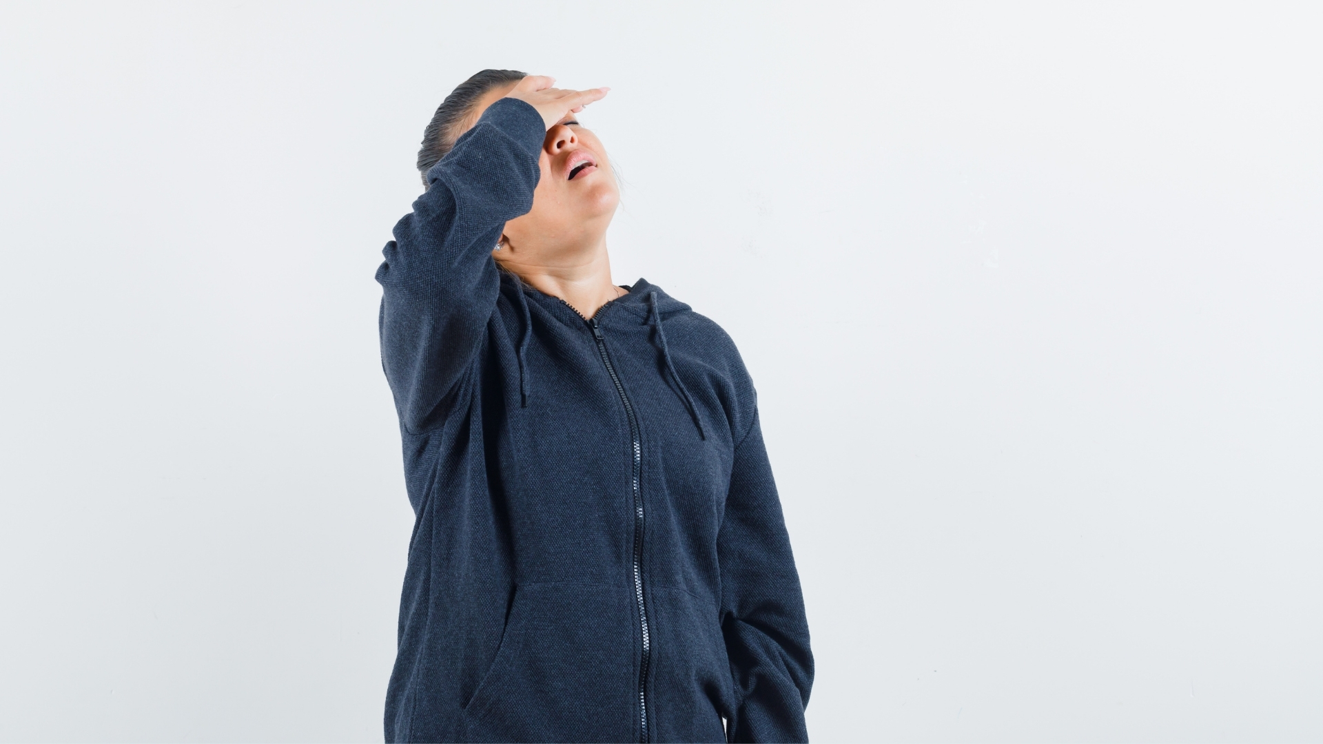 Người bị khiếm thị có thể cảm thấy khó chịu hoặc đau mắt khi tiếp xúc với ánh sáng mạnh