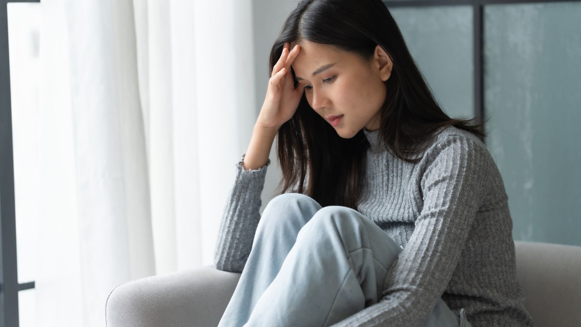 Mụn mủ có thể gây tình trạng căng thẳng, lo lắng, thiếu tự tin