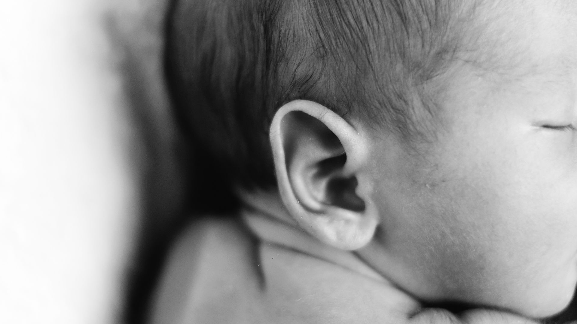 Bệnh thường gặp hơn ở trẻ nhỏ, đặc biệt là dưới 5 tuổi