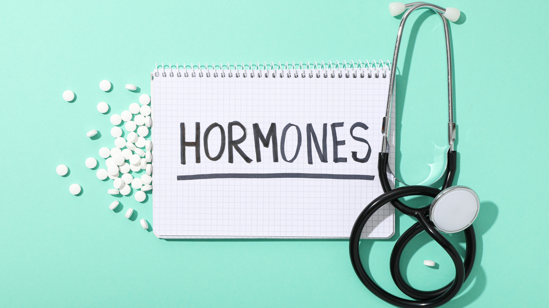 Sự mất cân bằng hormone đôi khi góp phần gây ra phì đại âm vật
