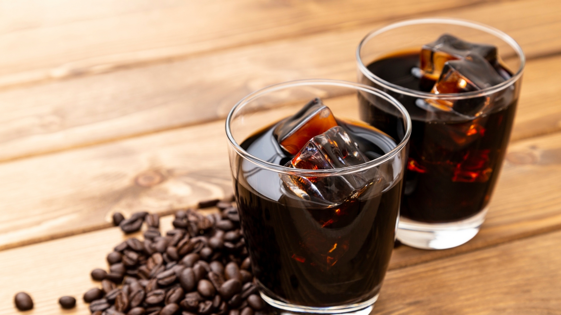 Hạn chế đồ uống có gas và thực phẩm chứa caffeine vì có thể làm tăng tần suất tiểu tiện và gây tiểu gấp