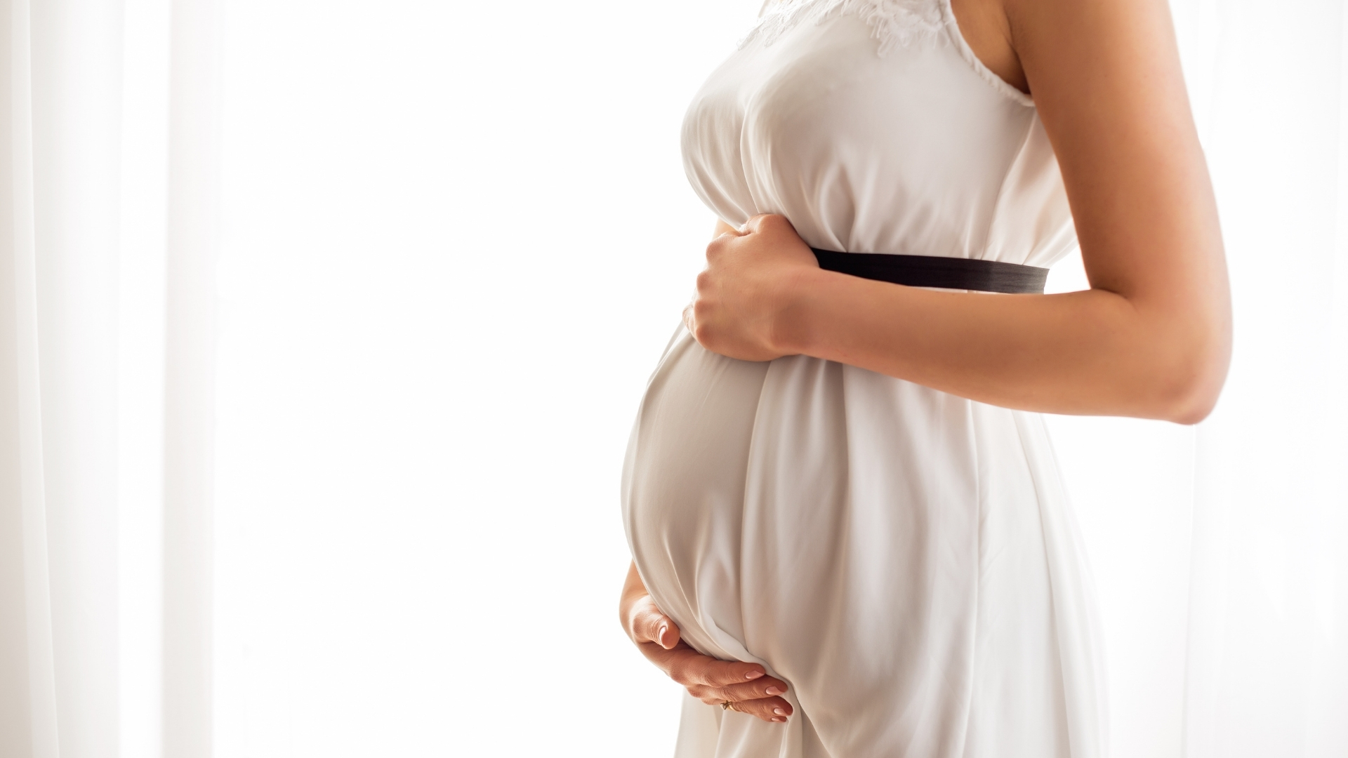 Mang thai và chuyển dạ có thể gây giãn và tổn thương cấu trúc sàn chậu, làm tăng nguy cơ sa tạng chậu về sau