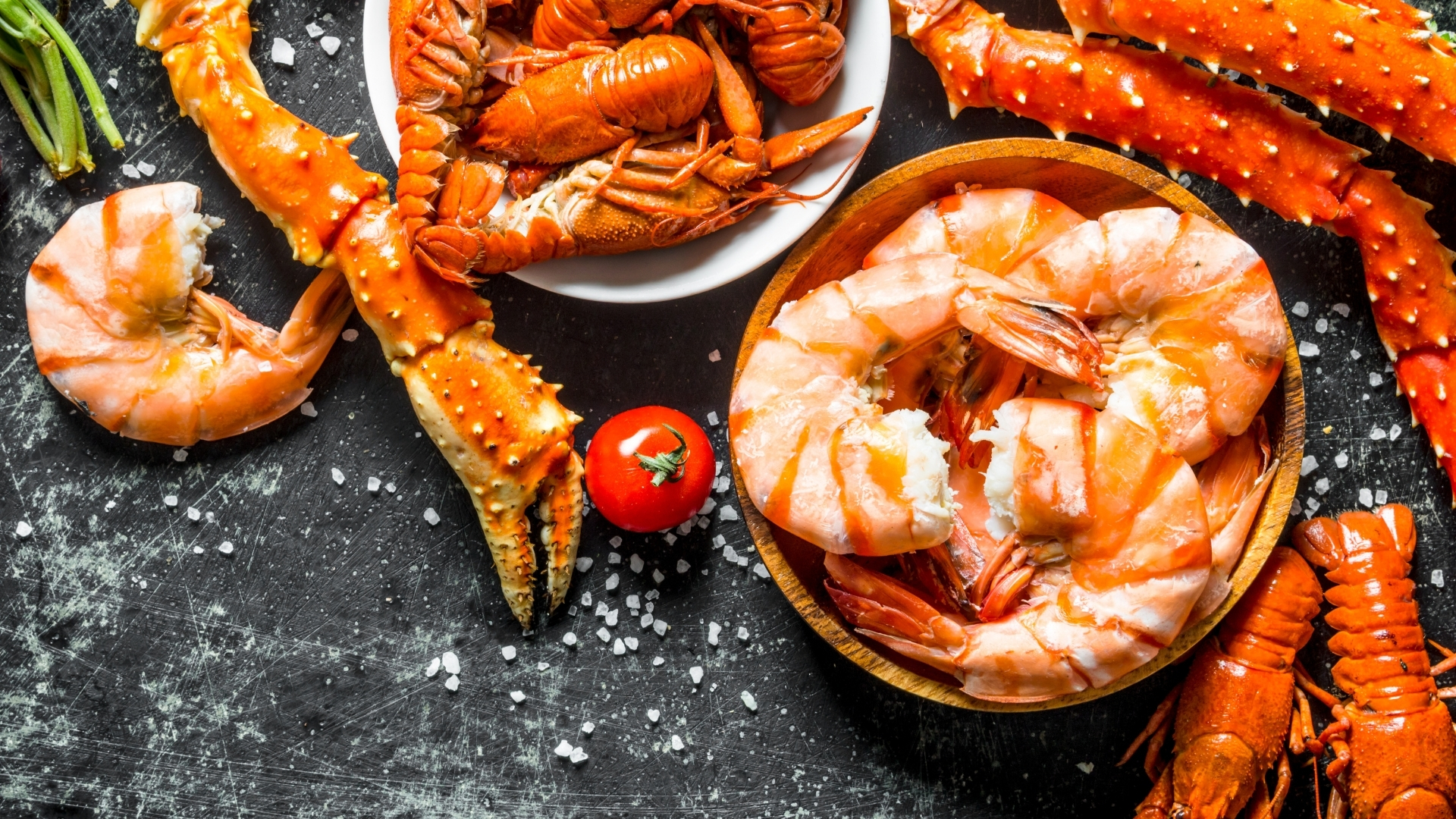 Các món ăn từ thủy sản cần được nấu chín hoàn toàn để tiêu diệt ấu trùng sán