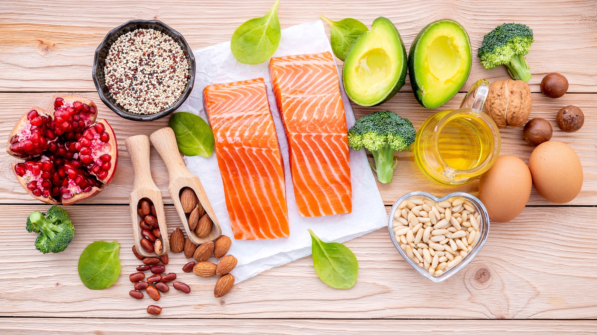 Bổ sung omega-3 từ cá biển và các loại hạt, có lợi cho hoạt động não bộ