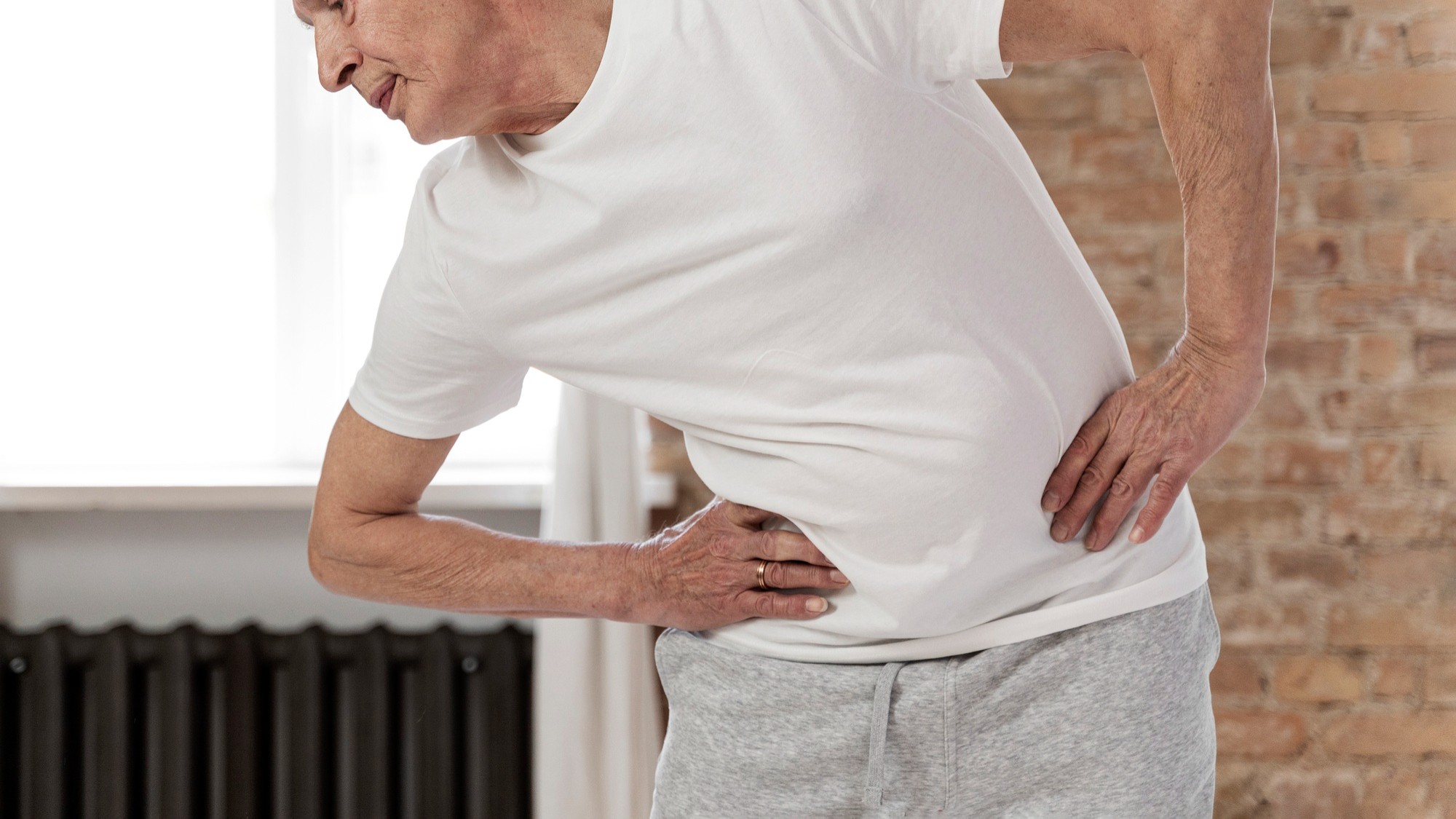 Thoái hóa khớp háng kéo dài gây biến dạng khớp