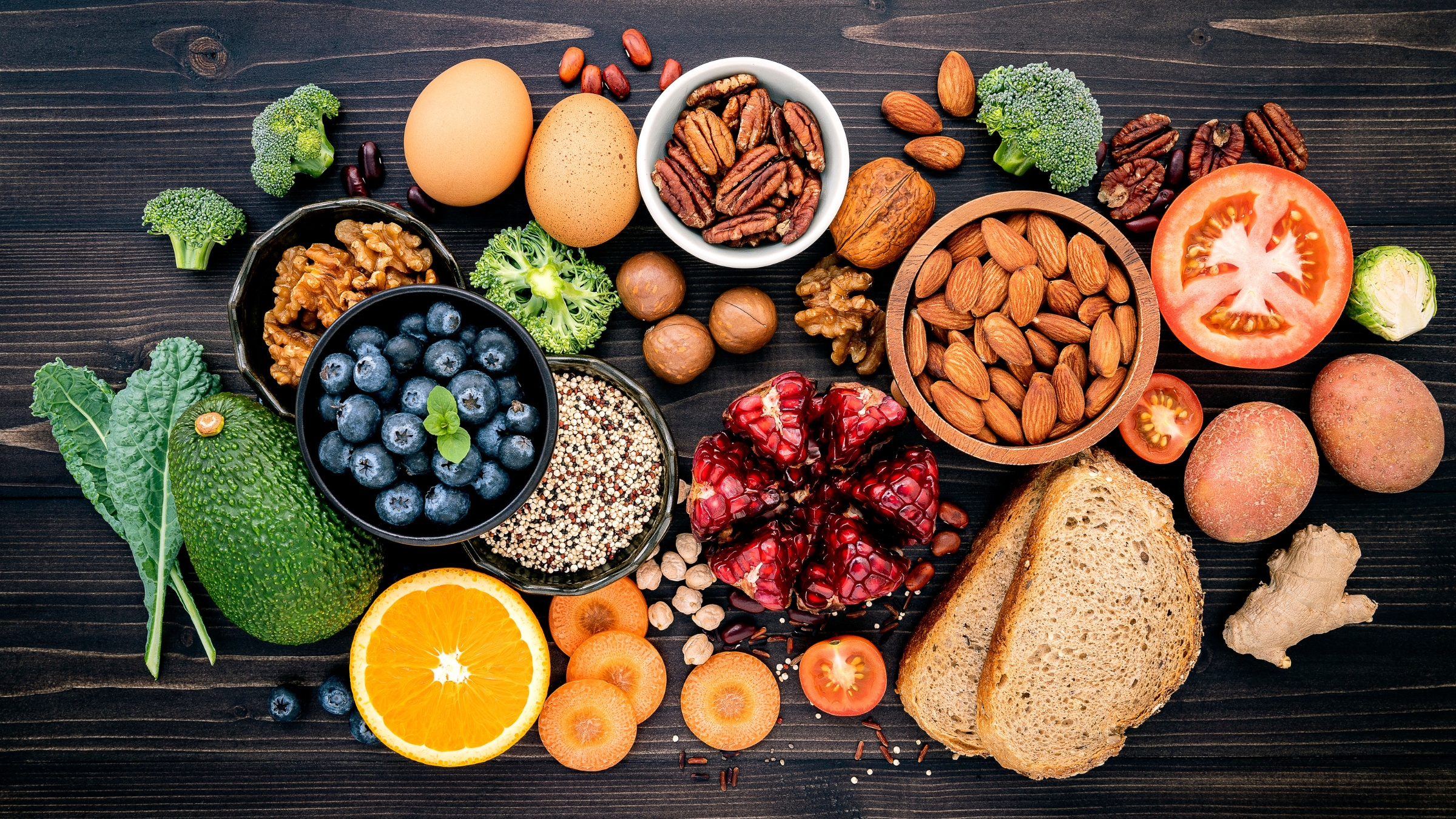 Bổ sung đủ chất xơ giúp duy trì nhu động ruột ổn định, giảm tình trạng rặn khi đại tiện