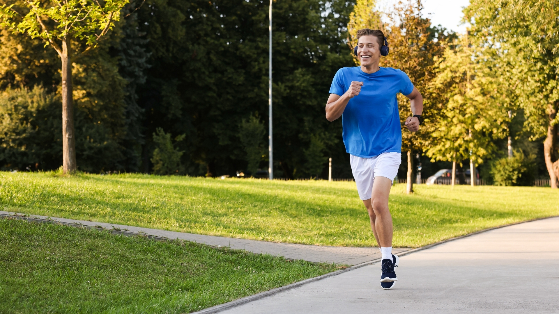 Tham gia vận động ít nhất 150 phút mỗi tuần giúp giảm nguy cơ mắc ung thư thông qua điều hòa hormone và cải thiện chức năng miễn dịch