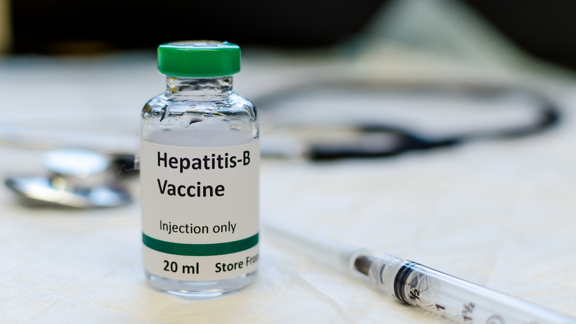 Việc tiêm ngừa viêm gan B là biện pháp phòng ngừa hiệu quả nhất để bảo vệ gan khỏi nhiễm virus