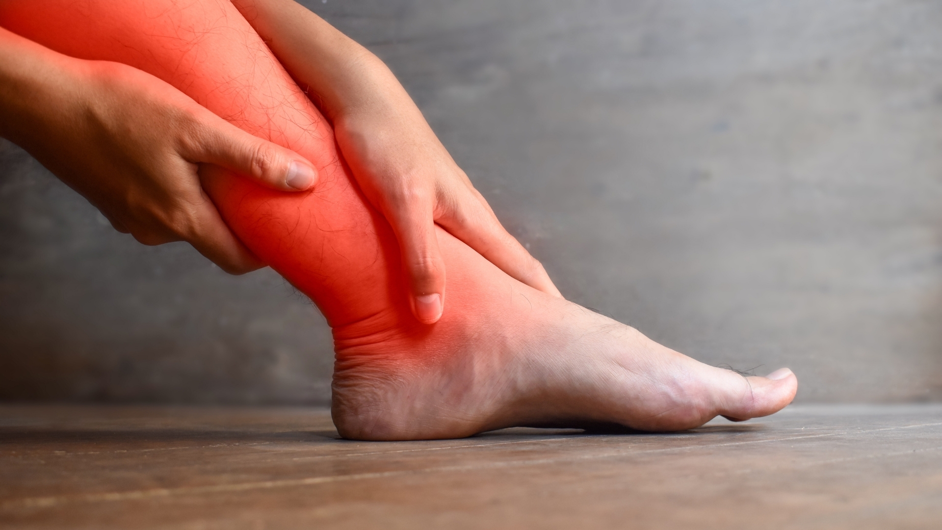 Viêm khớp cổ chân có thể do nhiều nguyên nhân khác nhau