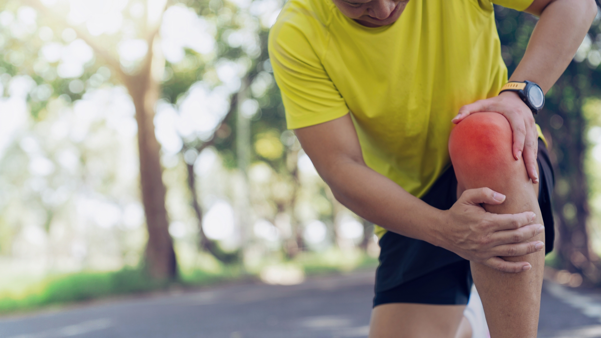 Chơi thể thao có thể gây chấn thương và dẫn tới viêm khớp gối tràn dịch