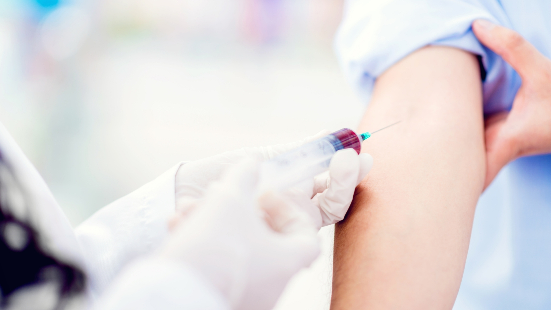 Các xét nghiệm máu giúp xác định tình trạng viêm, loại trừ hoặc hỗ trợ chẩn đoán bệnh lý nền