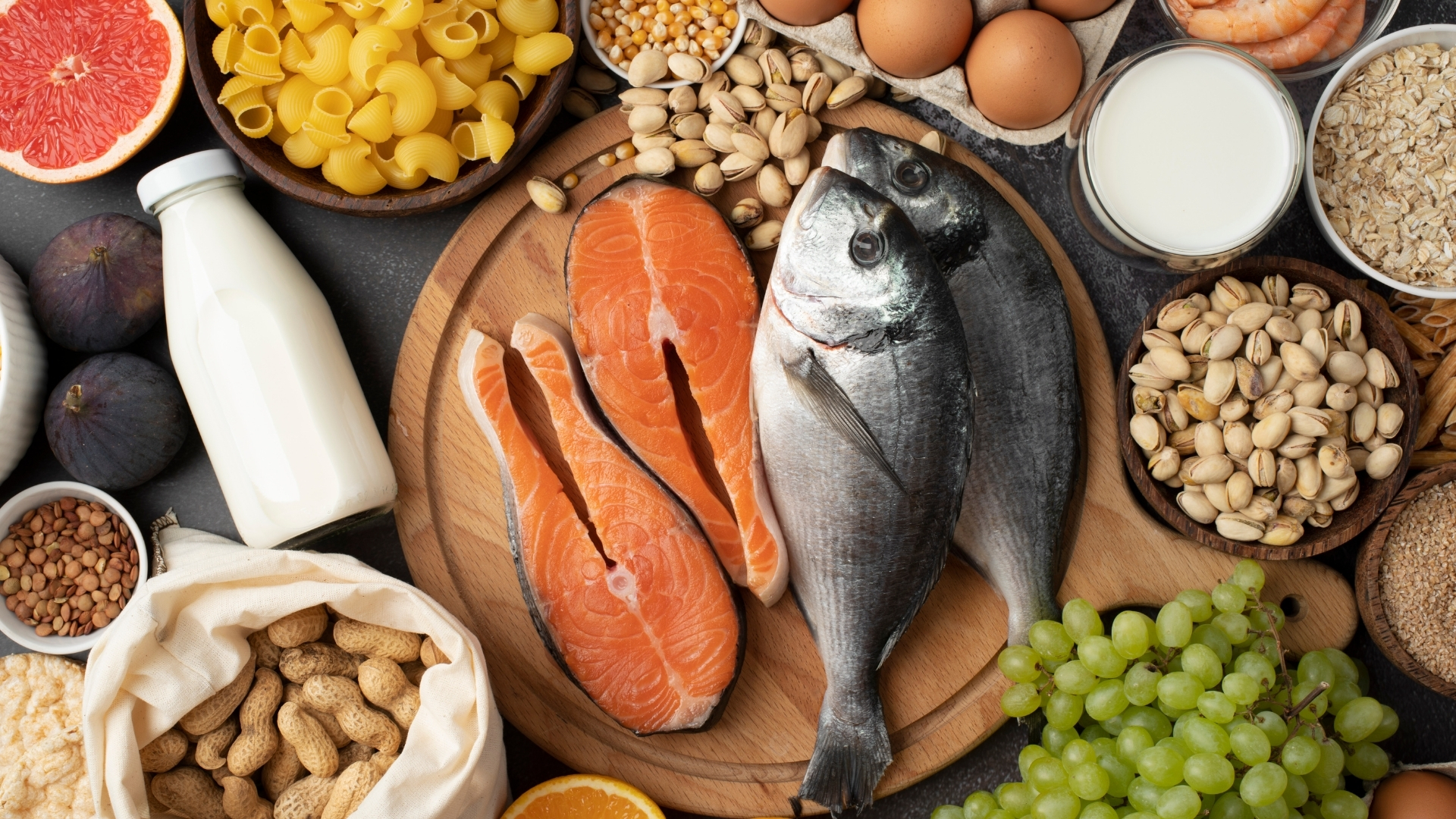 Người bị viêm khớp ngón tay nên bổ sung thực phẩm giàu canxi và vitamin D