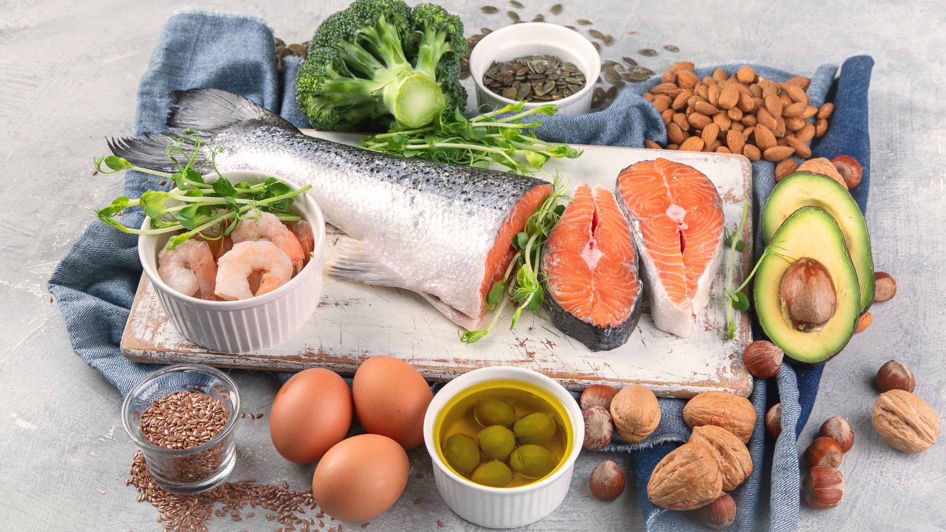 Người bị viêm khớp tự phát thiếu niên nên bổ sung thực phẩm giàu omega-3