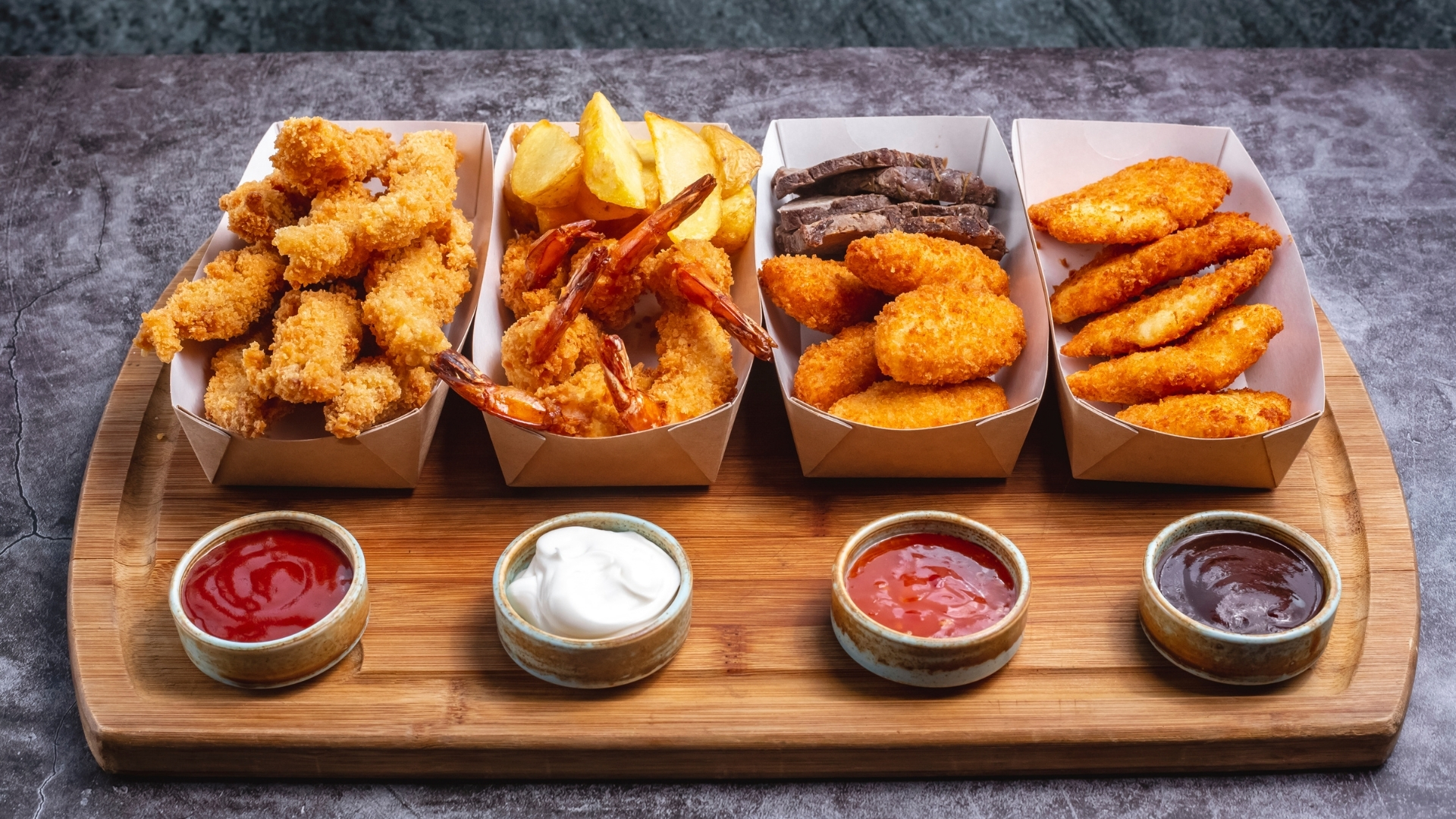 Hạn chế tiêu thụ các thực phẩm giàu chất béo bão hòa và cholesterol