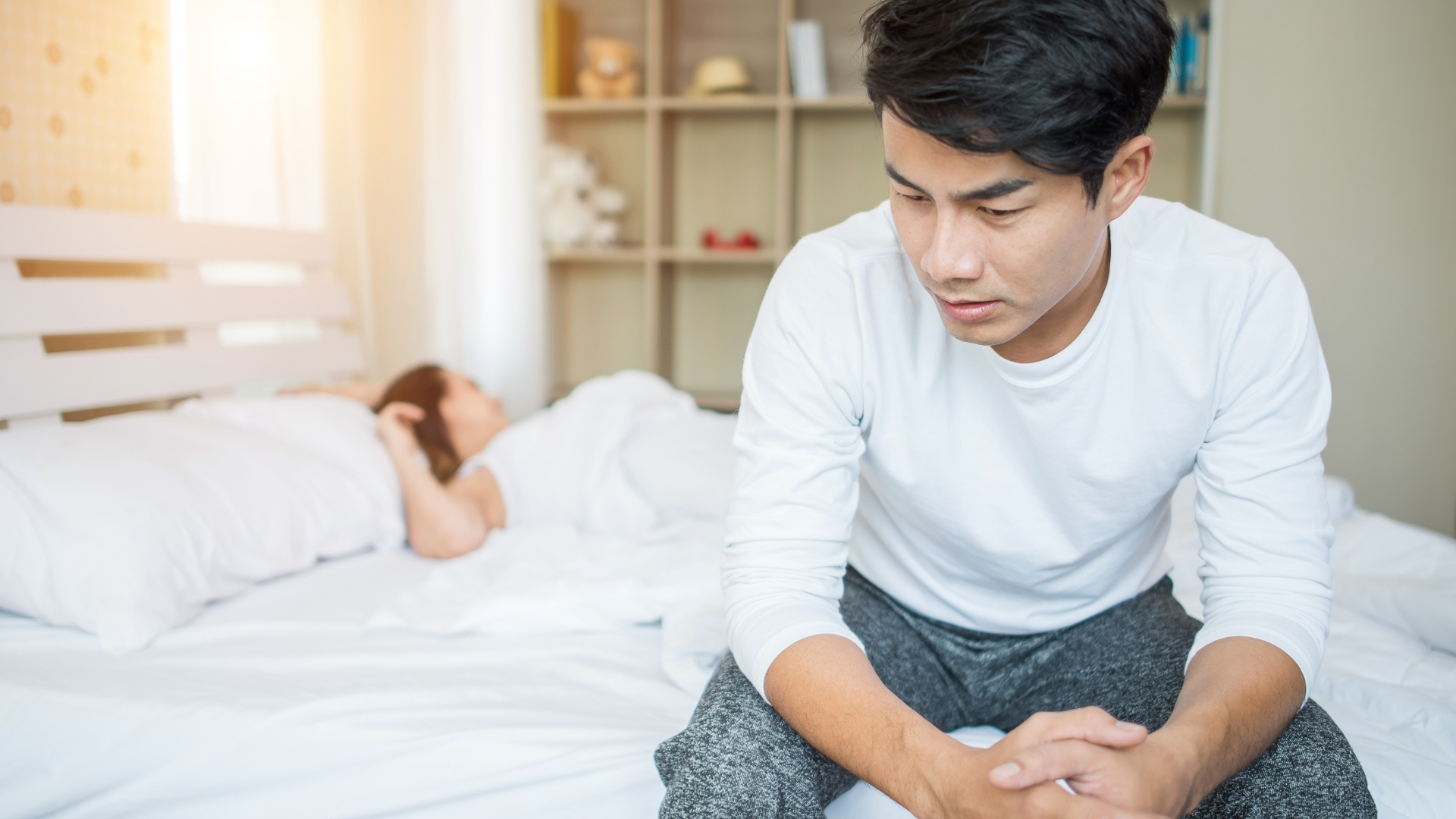 Xuất tinh muộn kéo dài có thể gây lo âu, giảm tự tin, căng thẳng trong mối quan hệ và thậm chí dẫn đến trầm cảm