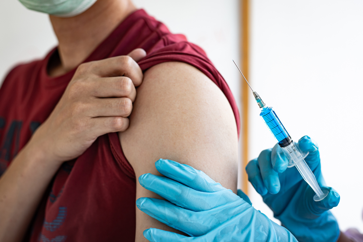 benh-bach-hau-cac-trieu-chung-va-5-loai-vac-xin-phong-benh-pho-bien 4.png