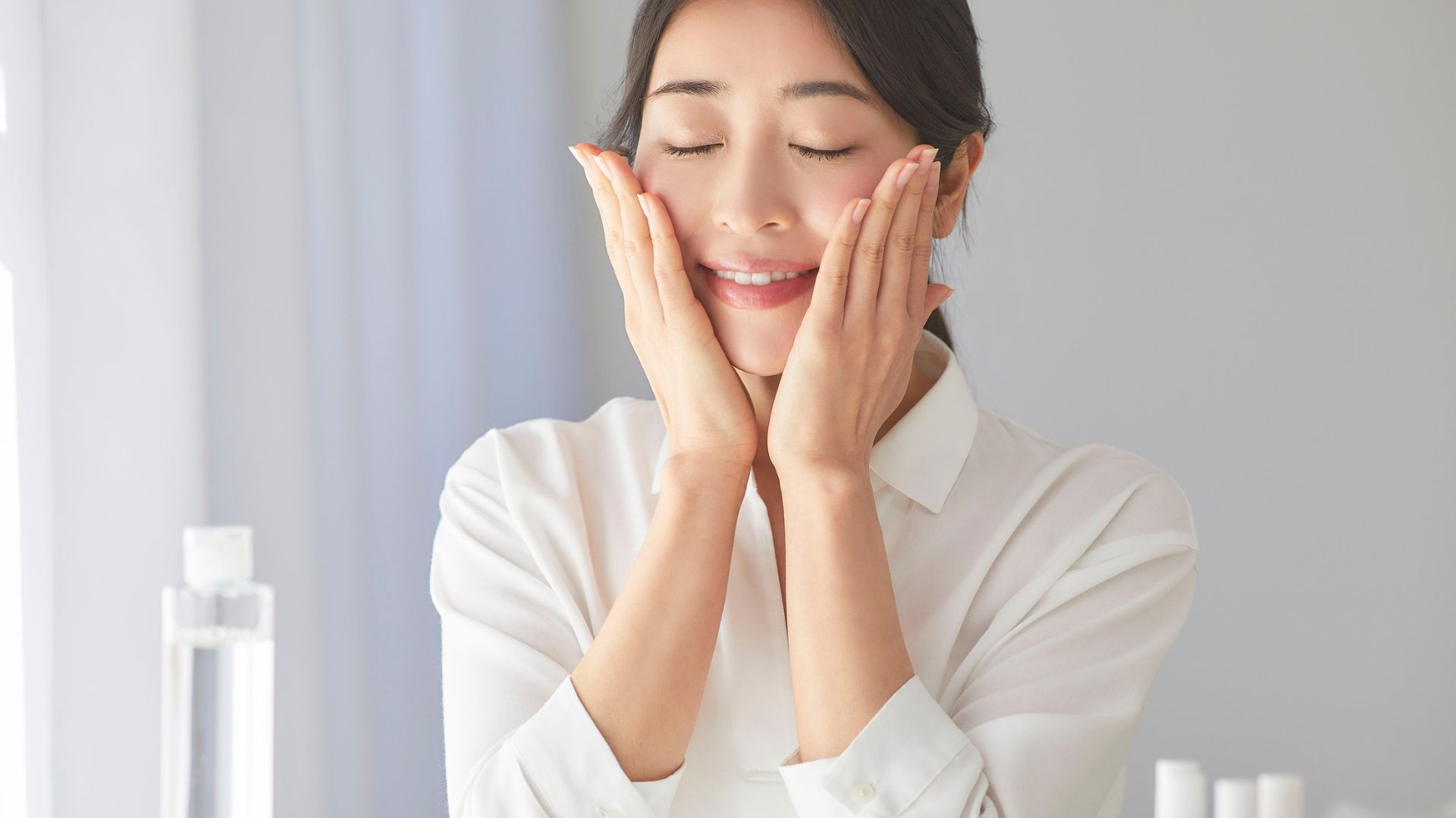 Chăm sóc da nhẹ nhàng giúp hạn chế tổn thương lan rộng