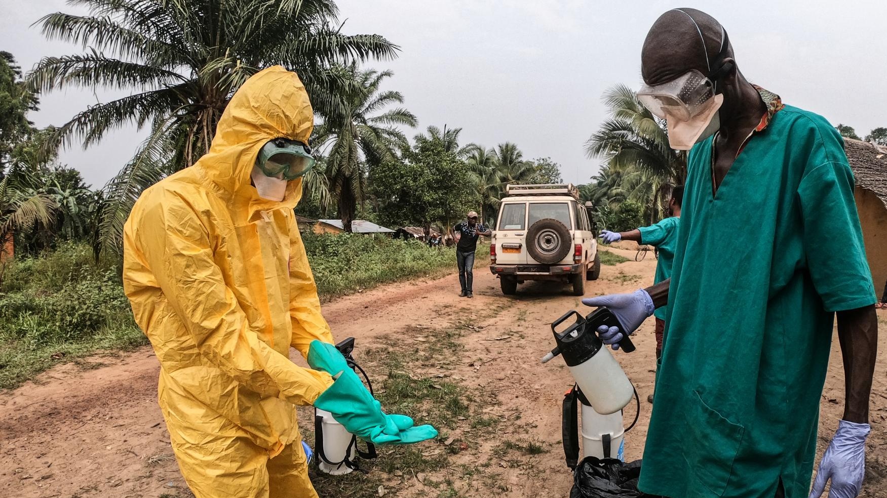 Hãy đi khám nếu bạn thấy triệu chứng bệnh xuất hiện sau khi về từ vùng dịch