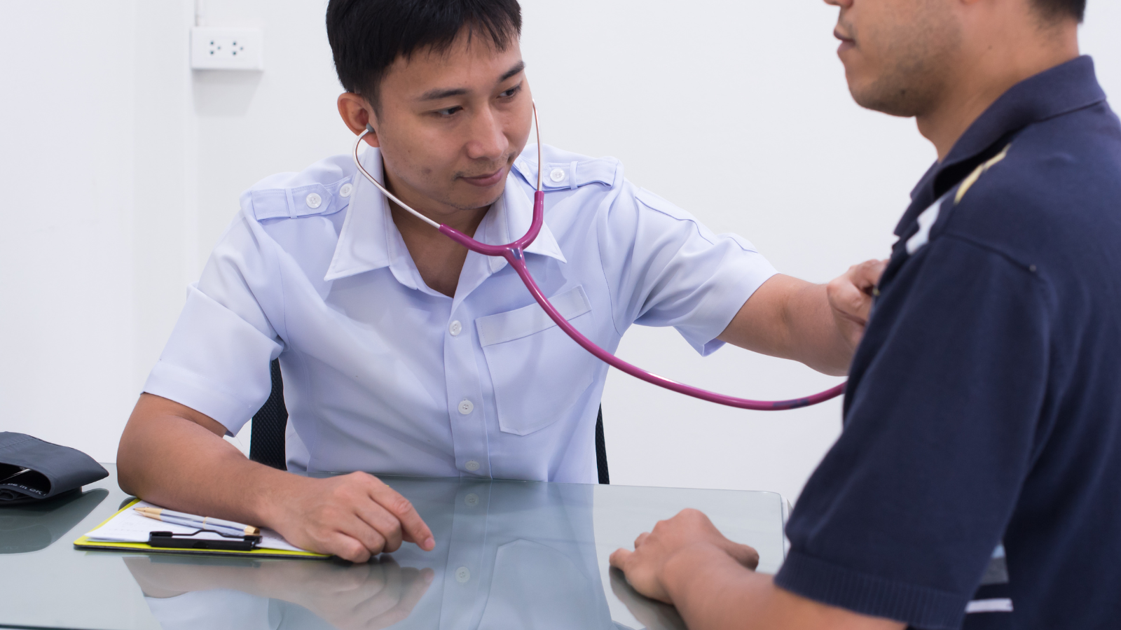 Khám sức khỏe tổng quát và thực hiện tầm soát định kỳ