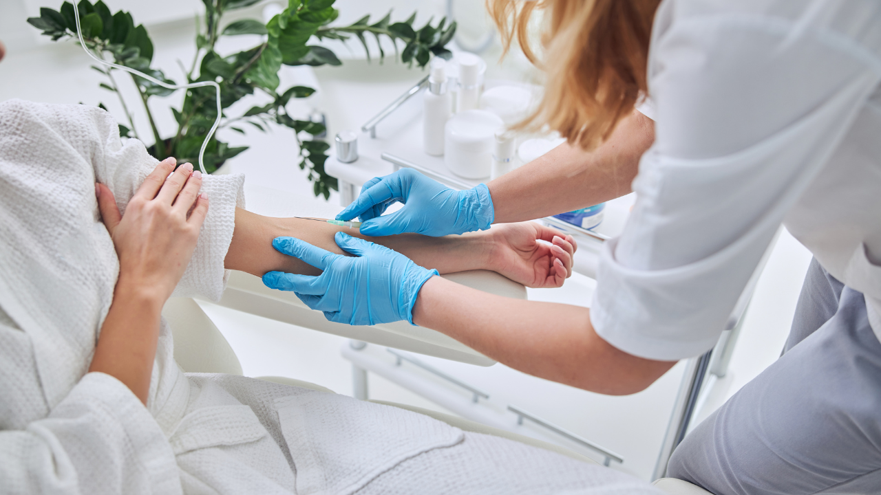 Bệnh nhân suy nhược cơ thể nên truyền nước gì? 2
