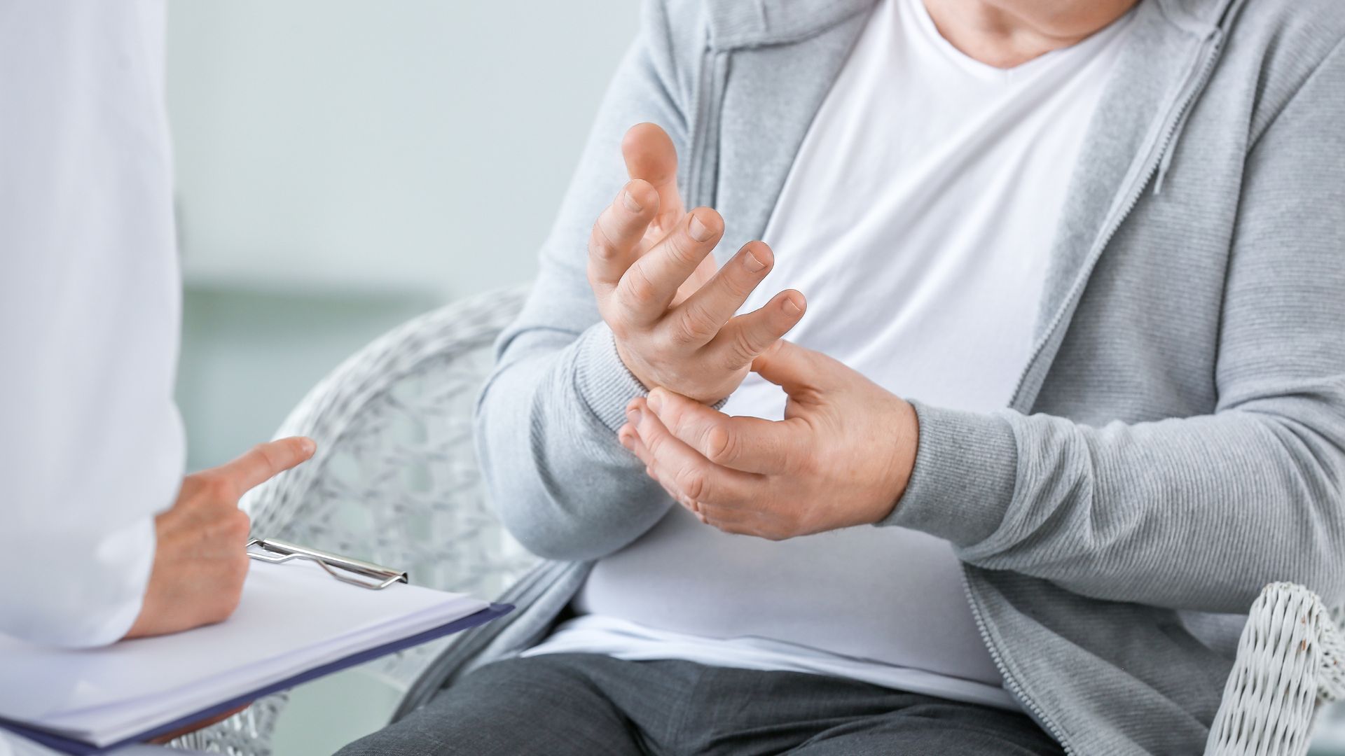 Kết hợp phương pháp vật lý trị liệu góp phần thiết yếu trong điều trị bệnh Parkinson