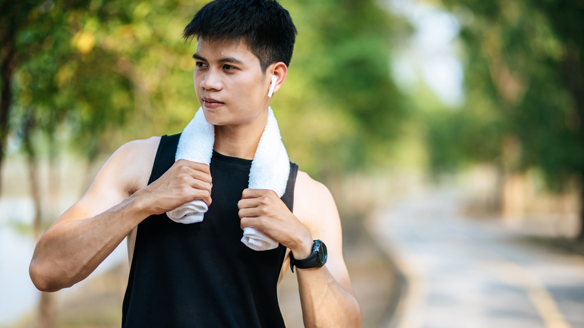 Vận động hợp lý kết hợp chế độ ăn uống lành mạnh, giúp não bộ hoạt động tối ưu và khỏe mạnh lâu dài