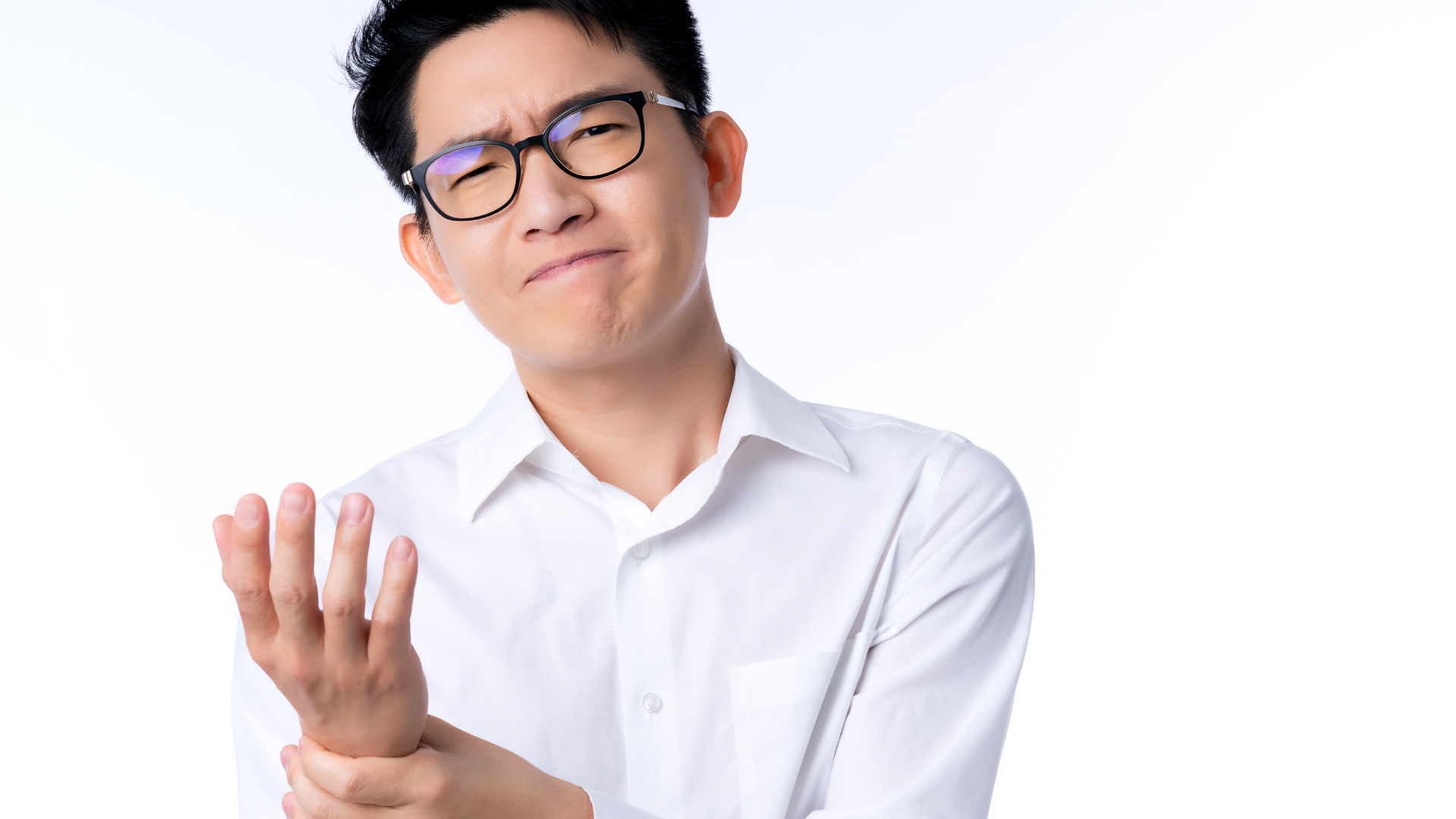 Triệu chứng Parkinson ở người trẻ xuất hiện âm thầm, run nhẹ khi nghỉ, dễ bị bỏ qua và nhầm lẫn