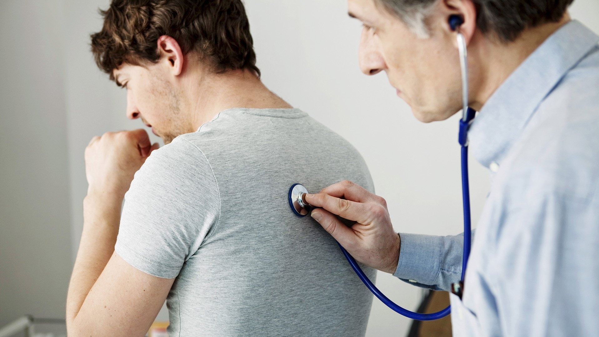 Đi khám nếu các triệu chứng không cải thiện khi điều trị hoặc nếu chúng trở nên tồi tệ hơn