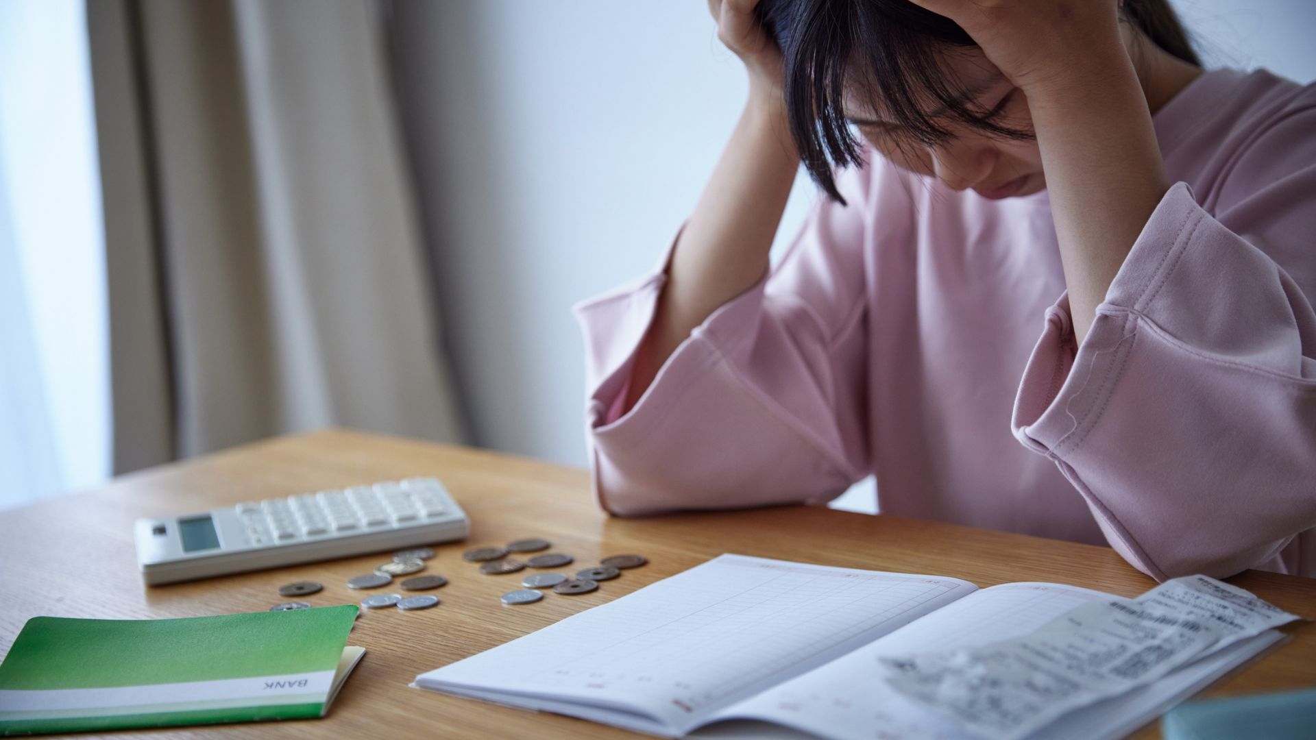 Học sinh, sinh viên thường chịu áp lực học tập, thi cử và kỳ vọng, dễ dẫn đến stress và trầm cảm
