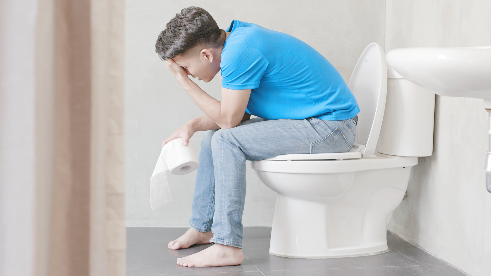 Người bị táo bón hoặc tiêu chảy kéo dài dễ gây tổn thương tĩnh mạch trực tràng