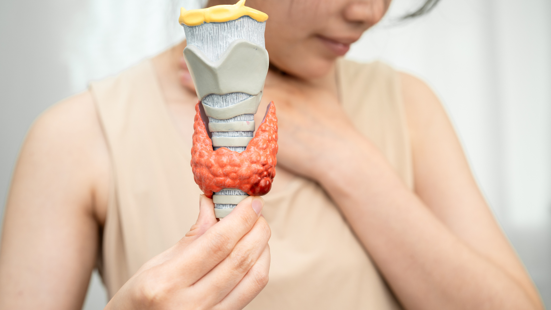 Bướu cường giáp có lây không? Bướu cường giáp không có khả năng lây nhiễm từ người sang người