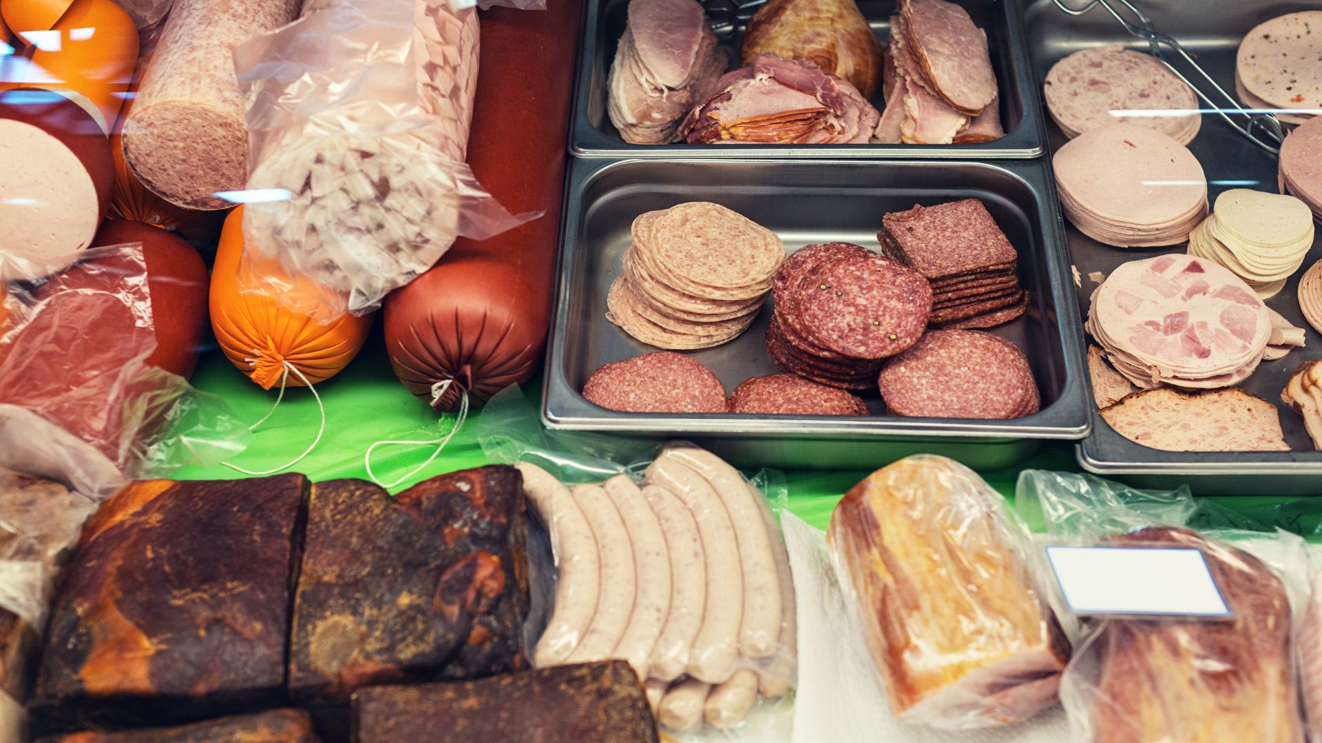 Mẹ bầu bị đa ối nên tránh ăn thực phẩm chế biến sẵn