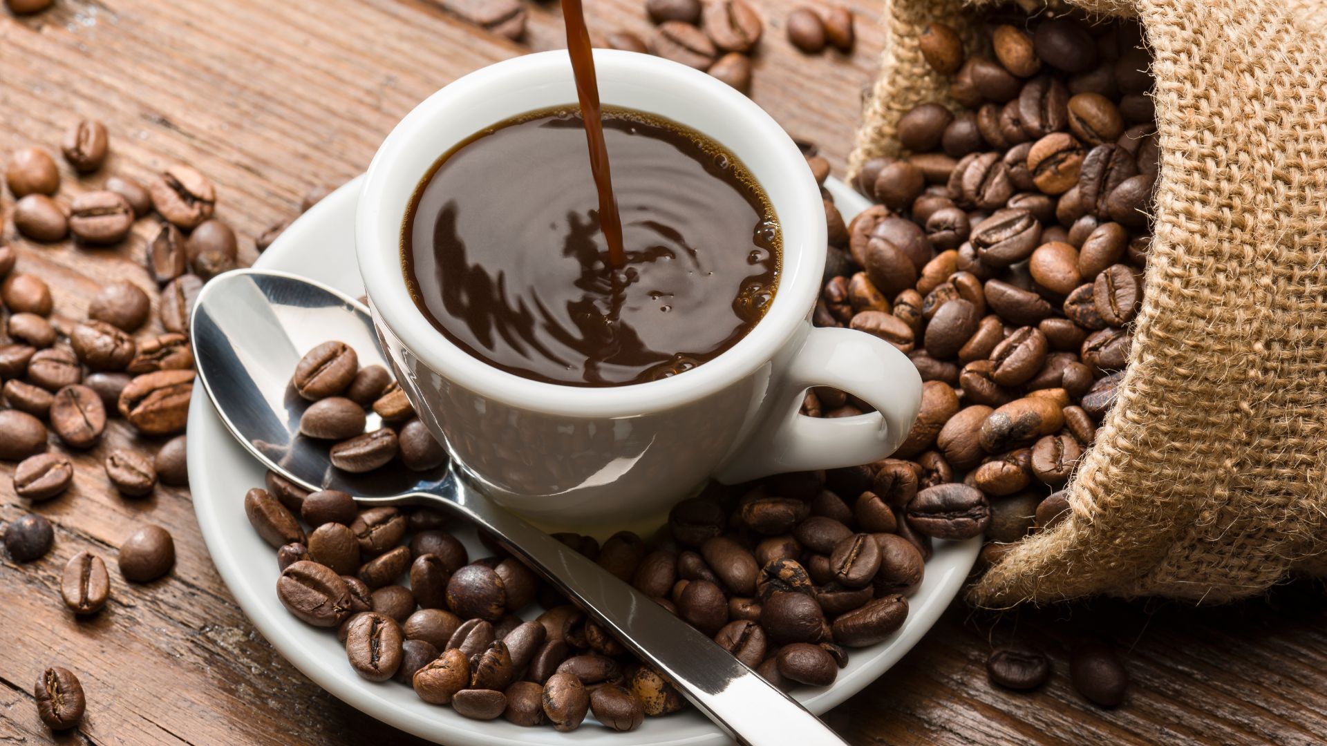 Mẹ bầu nên hạn chế sử dụng cà phê trong thai kỳ