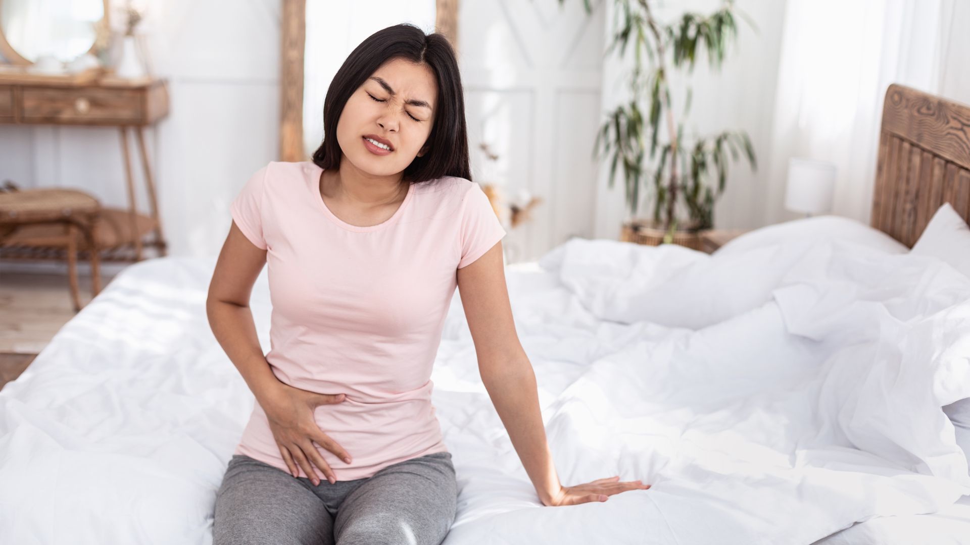 Bị đau bụng dưới ở nữ có phải mang thai không