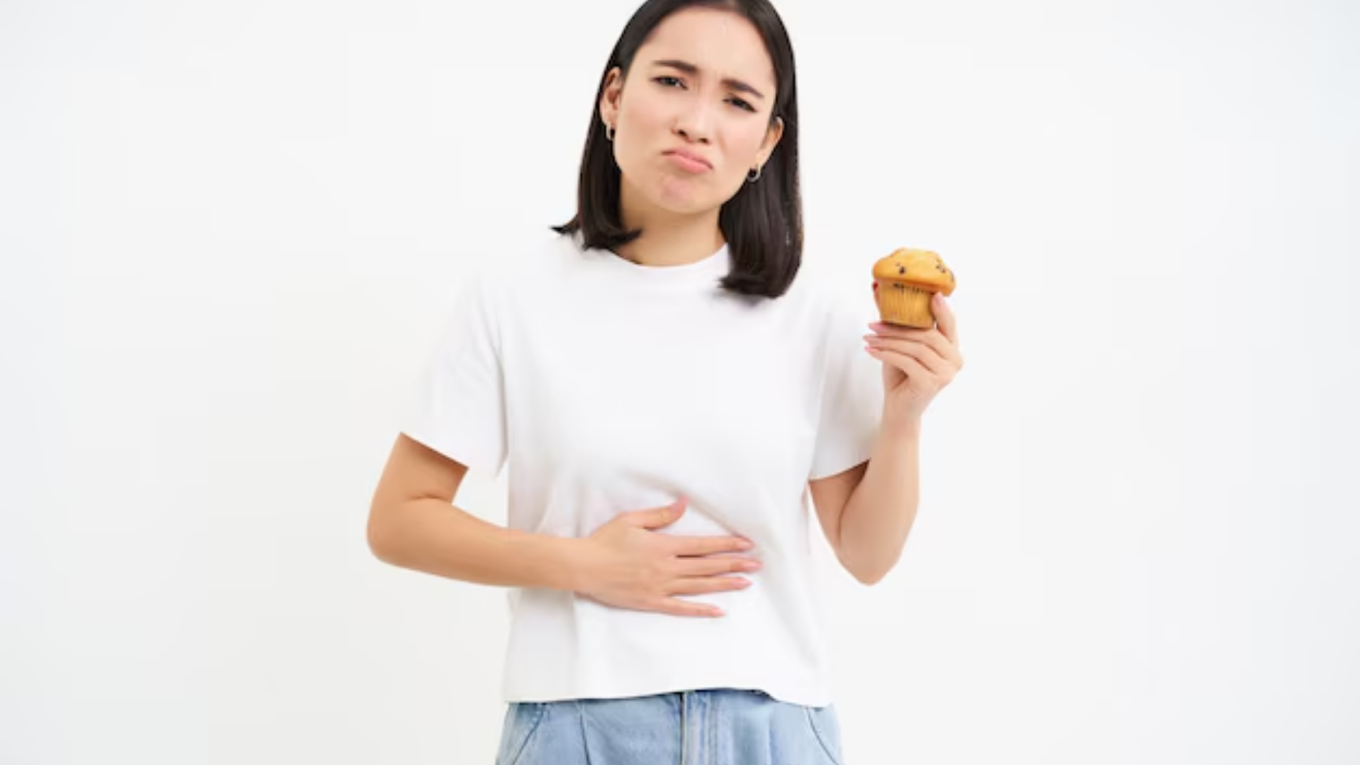 Ngộ độc hoặc dị ứng thực phẩm có thể gây đau bụng trên rốn sau khi ăn