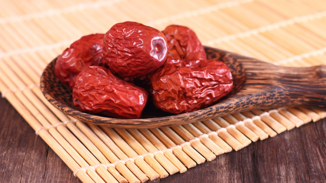 Bị đau dạ dày có ăn được táo đỏ khô không? 1