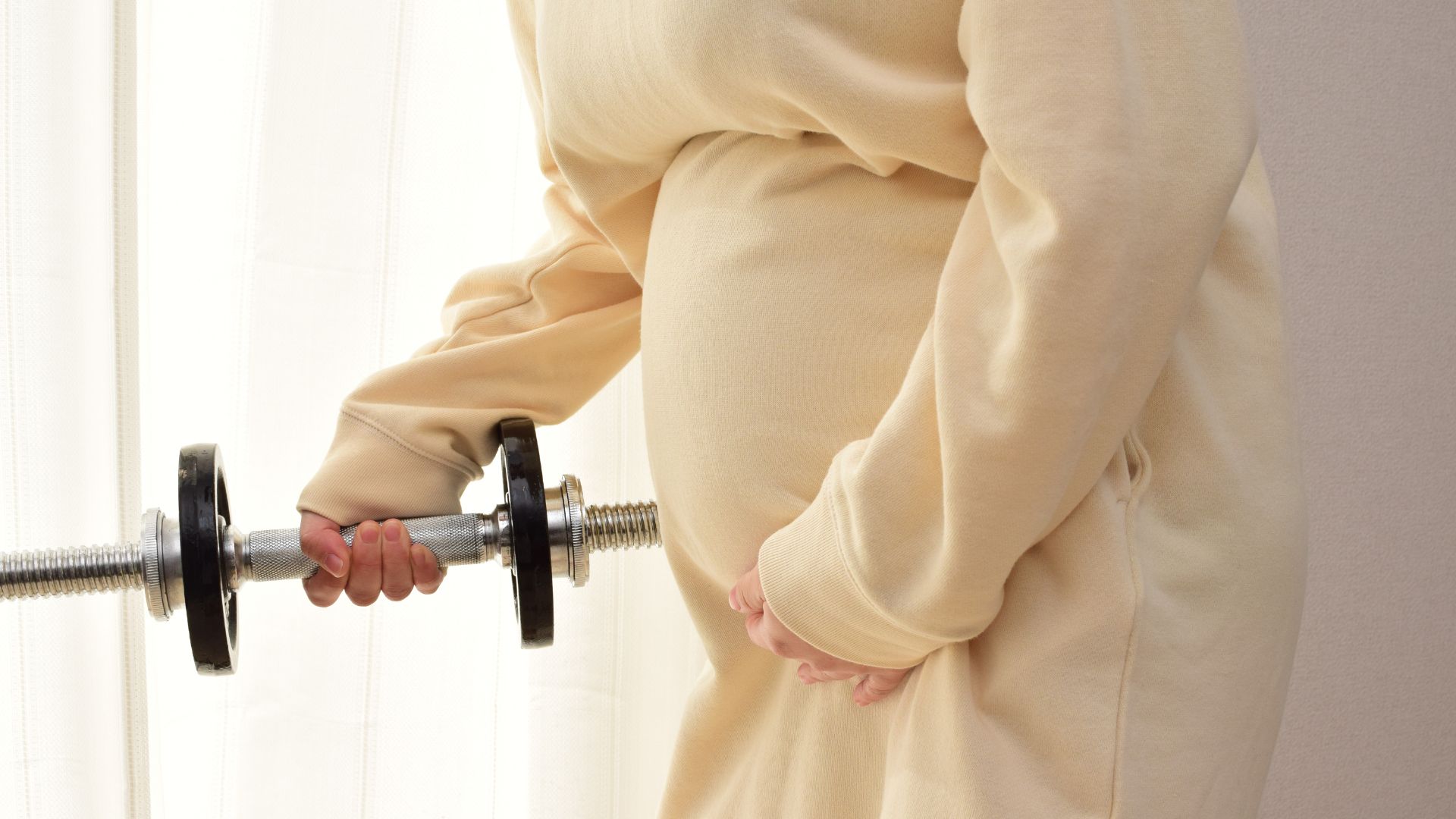 Mẹ bầu bị dọa sinh nên cần tránh làm việc nặng