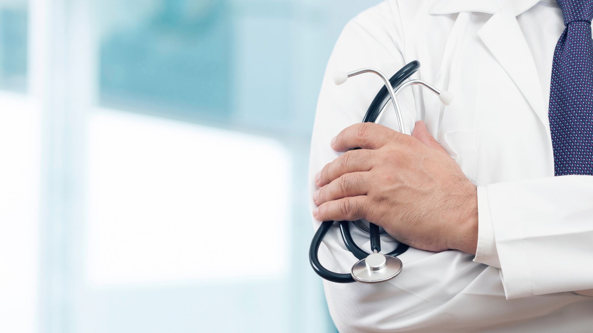 Bị giời leo bôi thuốc 7 màu được không? Hướng dẫn an toàn người bệnh cần biết 2