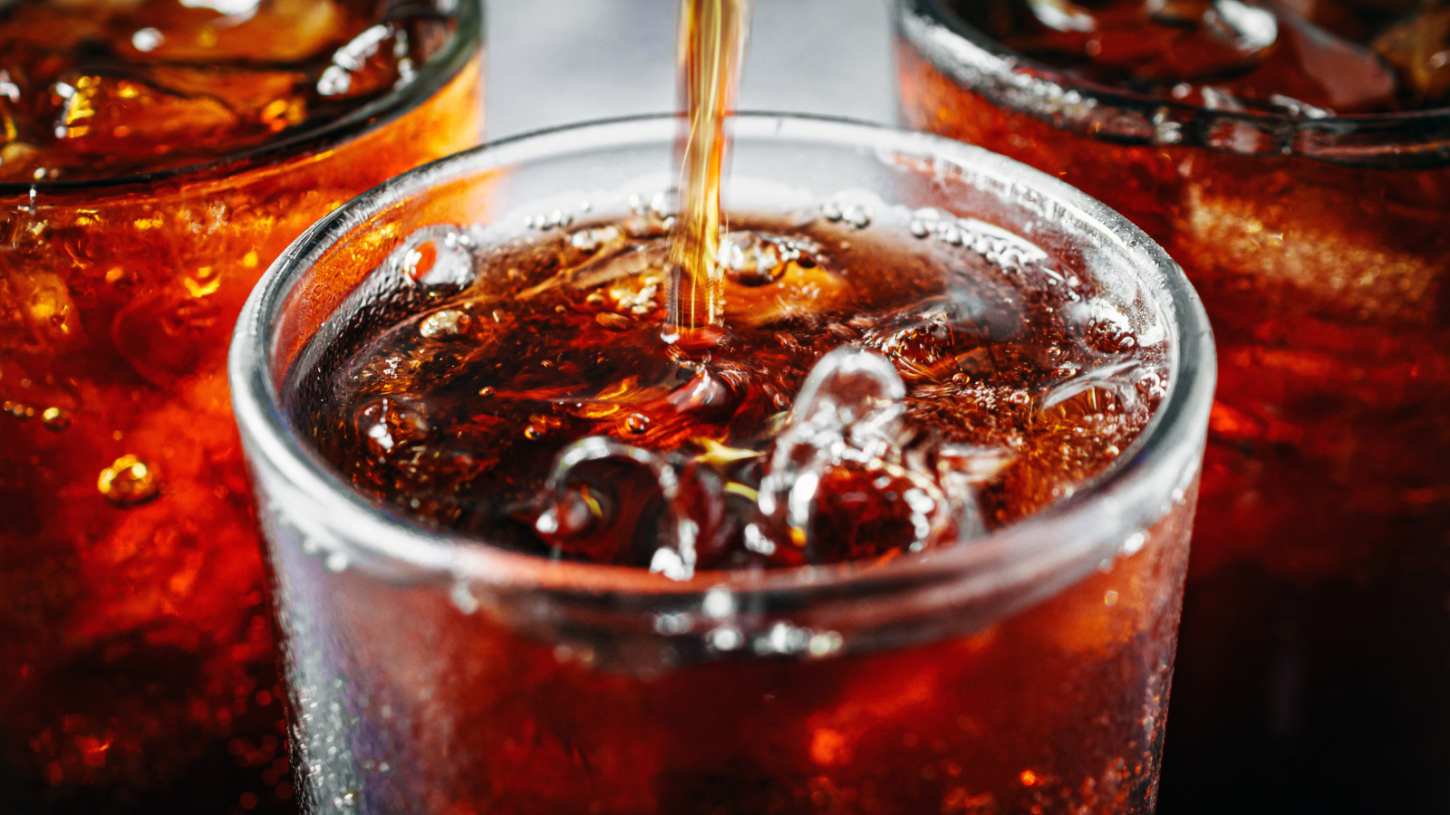 Cần tránh các loại nước ngọt và đồ uống có đường khác