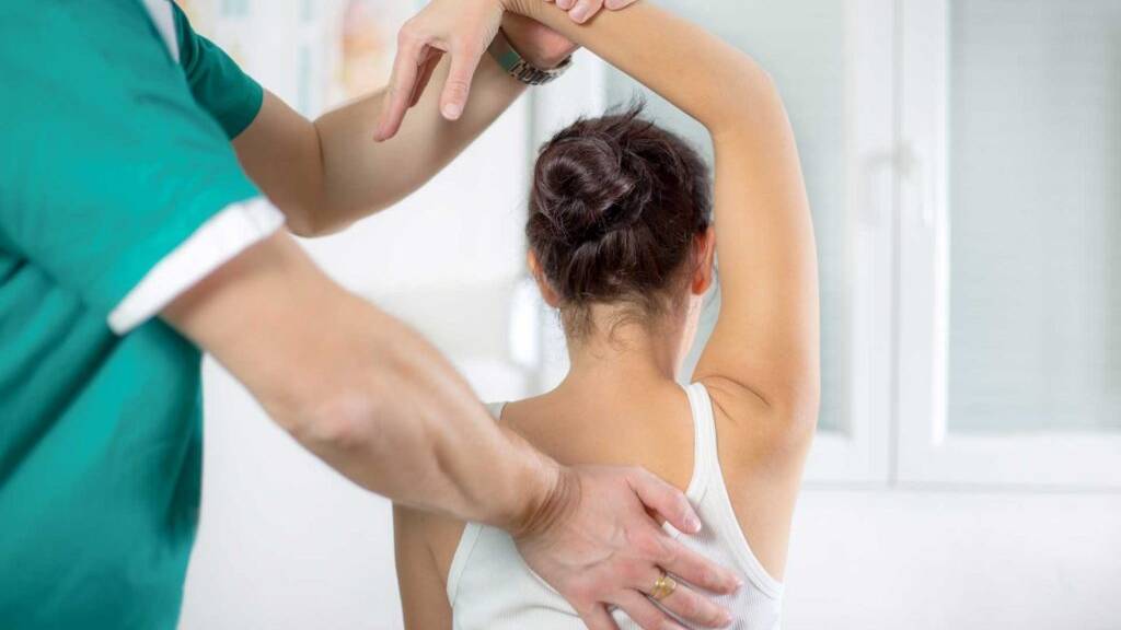 Vật lý trị liệu giúp người bệnh phục hồi chức năng cột sống và giảm nguy cơ tái phát