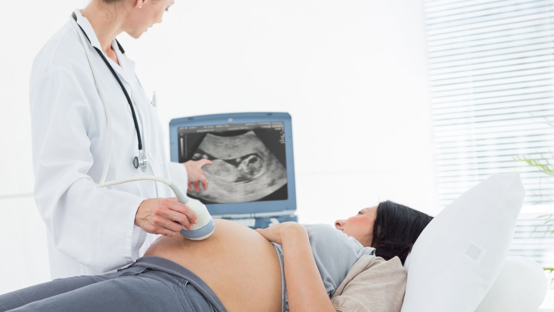 Bị thủy đậu khi mang thai 3 tháng cuối: Những điều mẹ cần biết 2