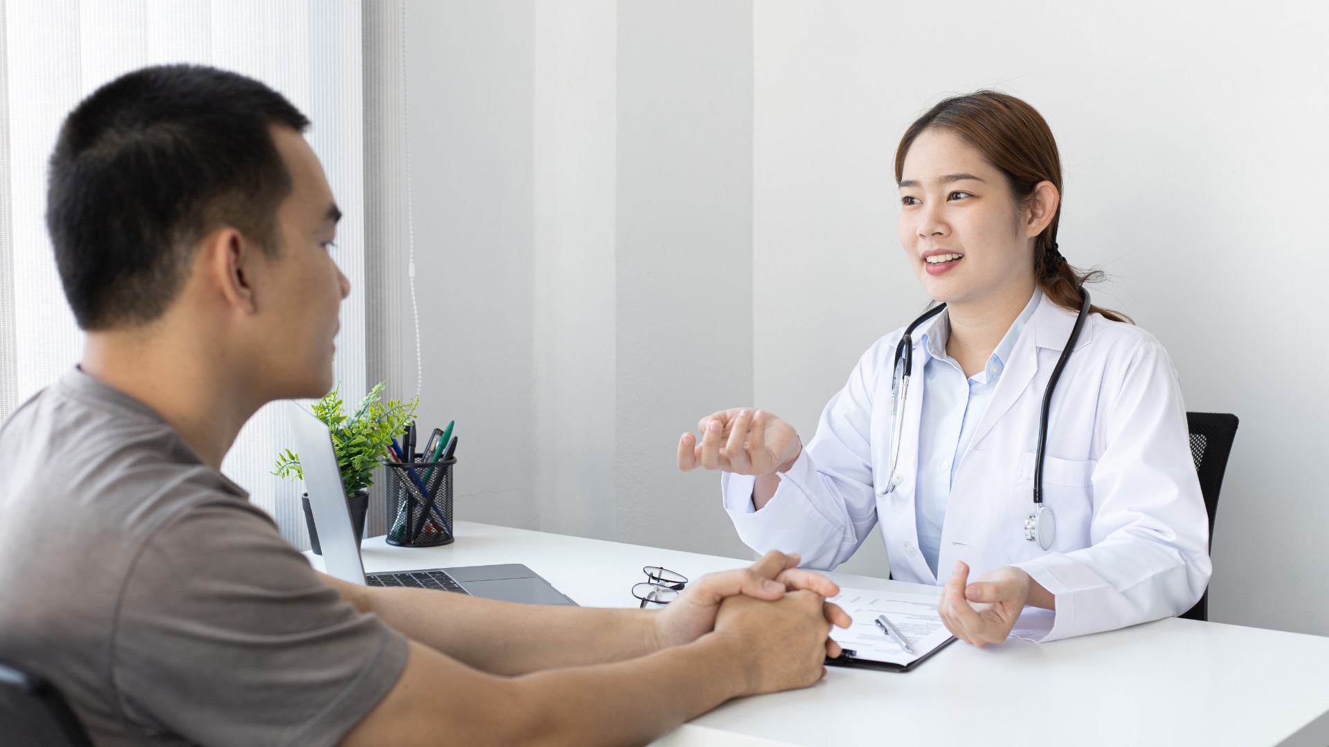 Nên đi khám sức khỏe định kỳ để phát hiện sớm nguy cơ nhiễm vi khuẩn HP