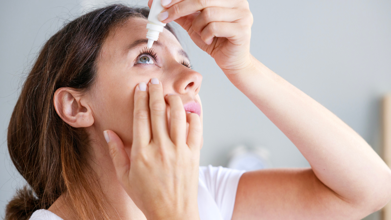Biến chứng nặng của bệnh lý đau mắt đỏ 2