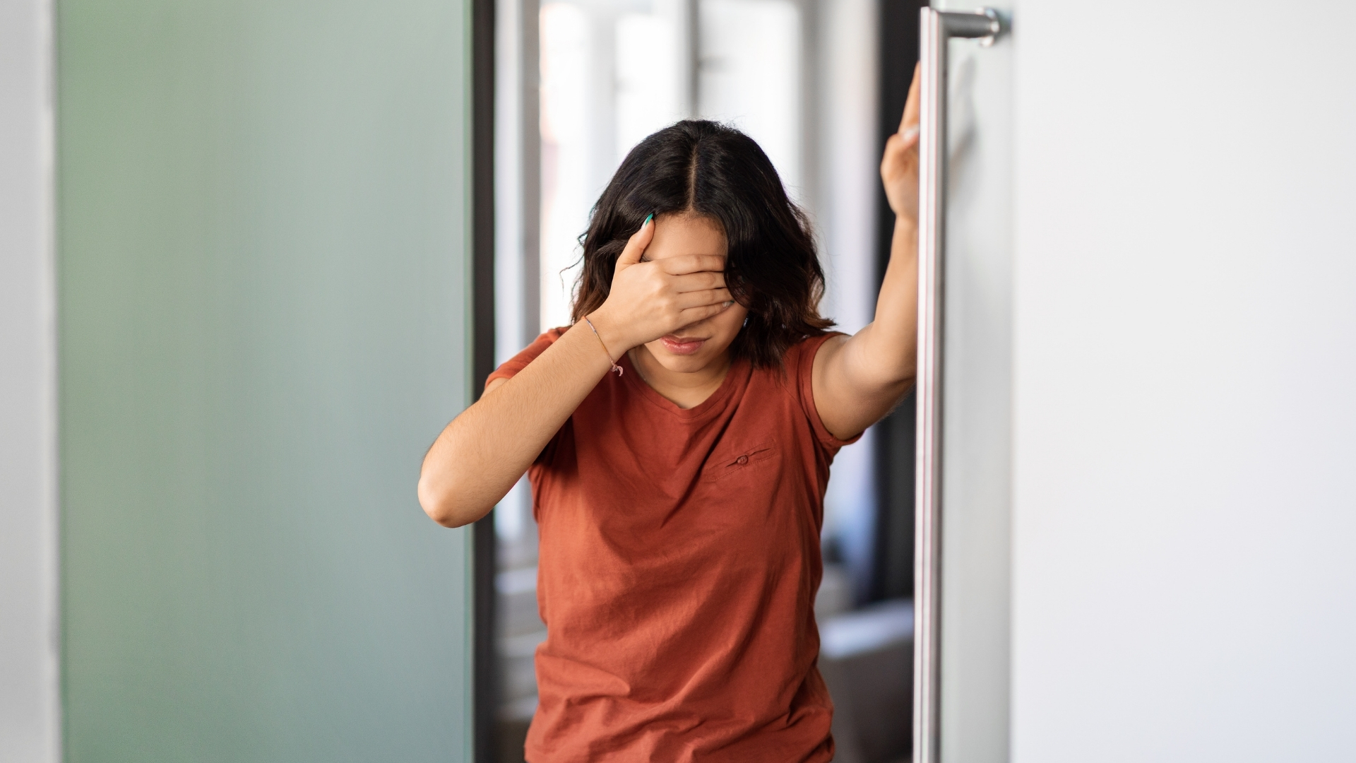 Sự thay đổi về tuần hoàn và huyết áp có thể khiến mẹ bầu cảm thấy chóng mặt