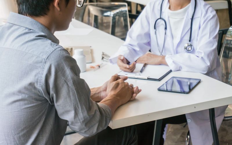 Bơm IUI được chỉ định ở những người chồng gặp những vấn đề liên quan đến chất lượng hoặc khả năng phóng tinh của tinh trùng