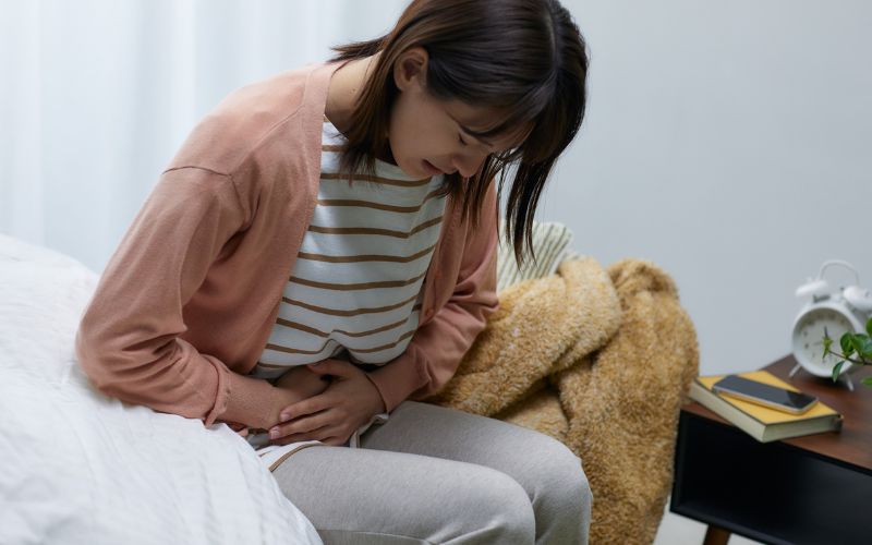 Nếu bạn cảm thấy đau quặn bụng sau bơm IUI 7 ngày cần đi bác sĩ kiểm tra lại ngay