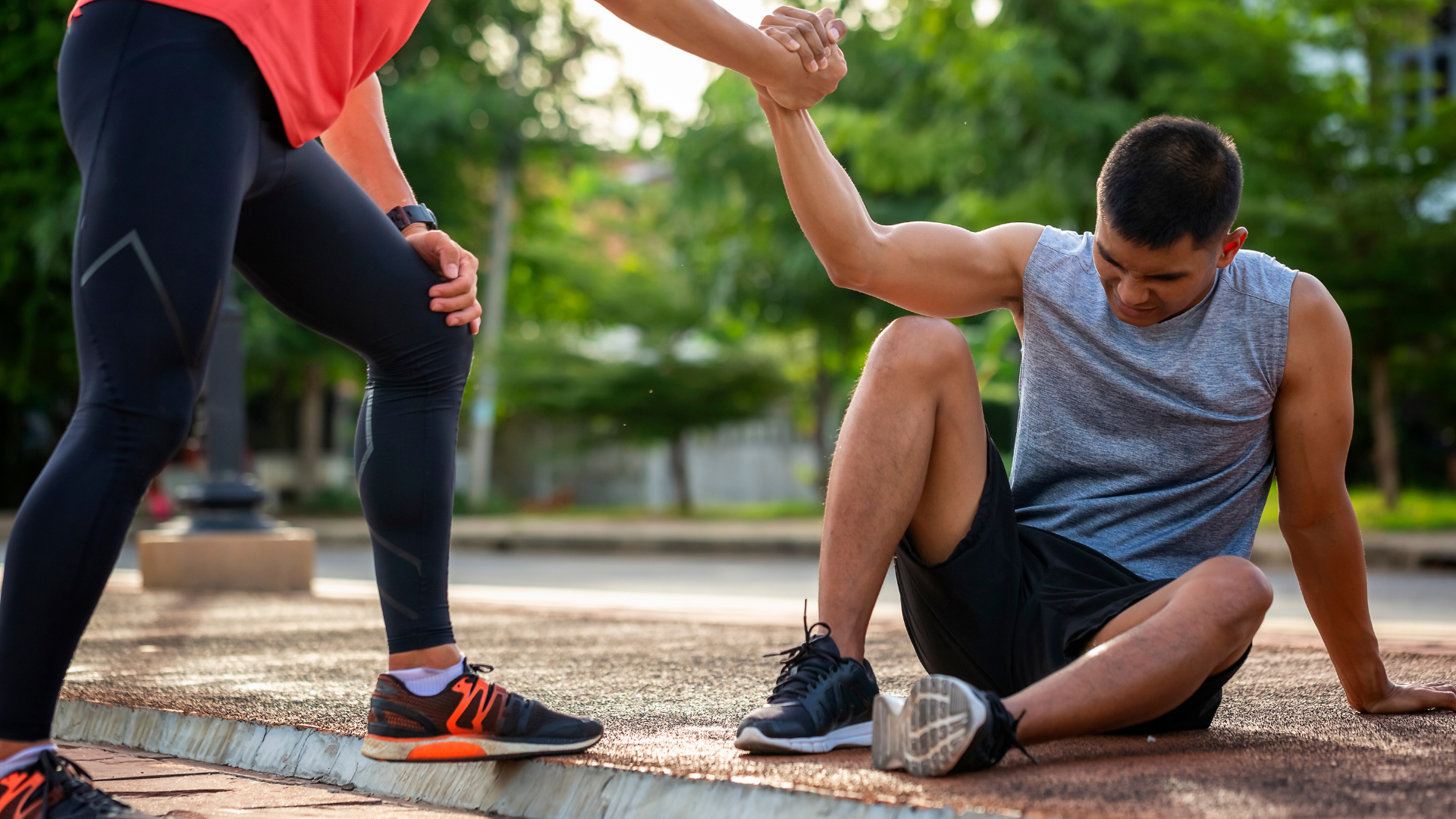 Bong gân bàn chân là tổn thương dây chằng do chấn thương, thường gây đau và sưng